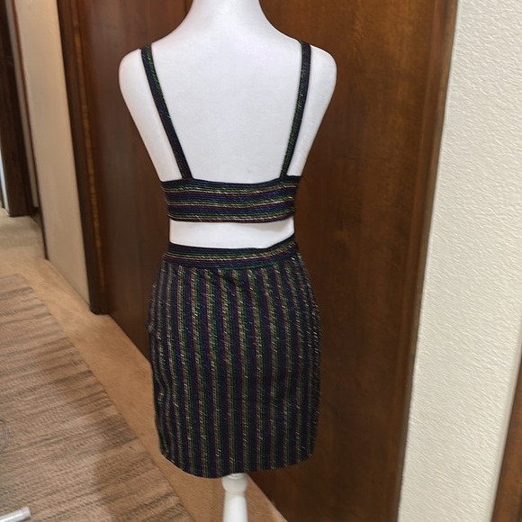 A3 DESIGN TWO PEICE METALLIC NYLON STRIPPED SKIRT AND CROP TOP SET SZ M - Picture 5 of 15